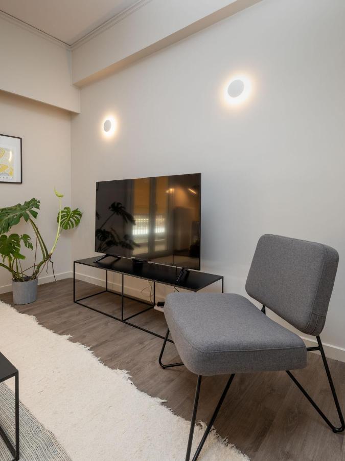 The Beehive Apartments Athena Bagian luar foto