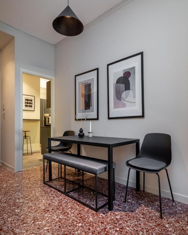 The Beehive Apartments Athena Bagian luar foto
