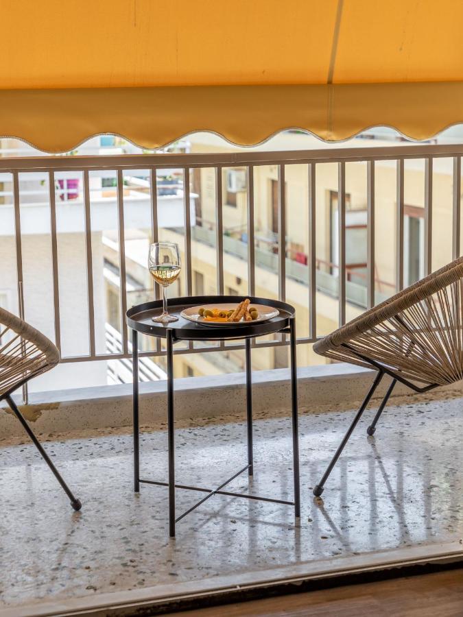 The Beehive Apartments Athena Bagian luar foto