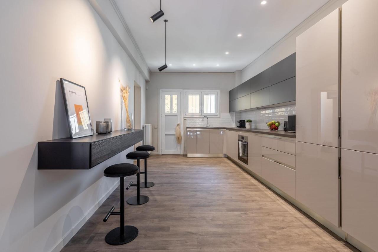 The Beehive Apartments Athena Bagian luar foto